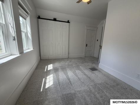1302 N Adams Mason City IA 50401