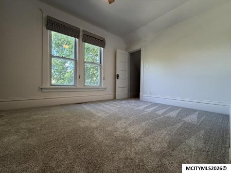 1302 N Adams Mason City IA 50401