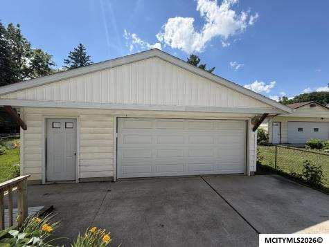 1302 N Adams Mason City IA 50401