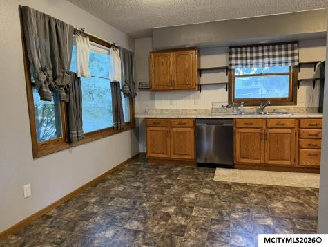 1302 N Adams Mason City IA 50401