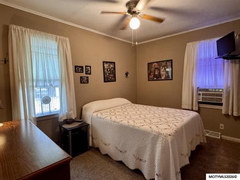 1033 16th NE Mason City IA 50401