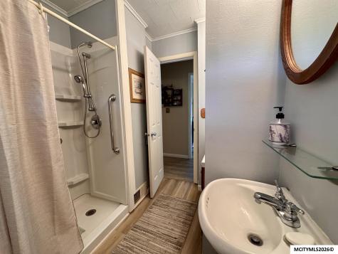 1033 16th NE Mason City IA 50401