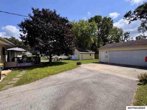 1033 16th NE Mason City IA 50401