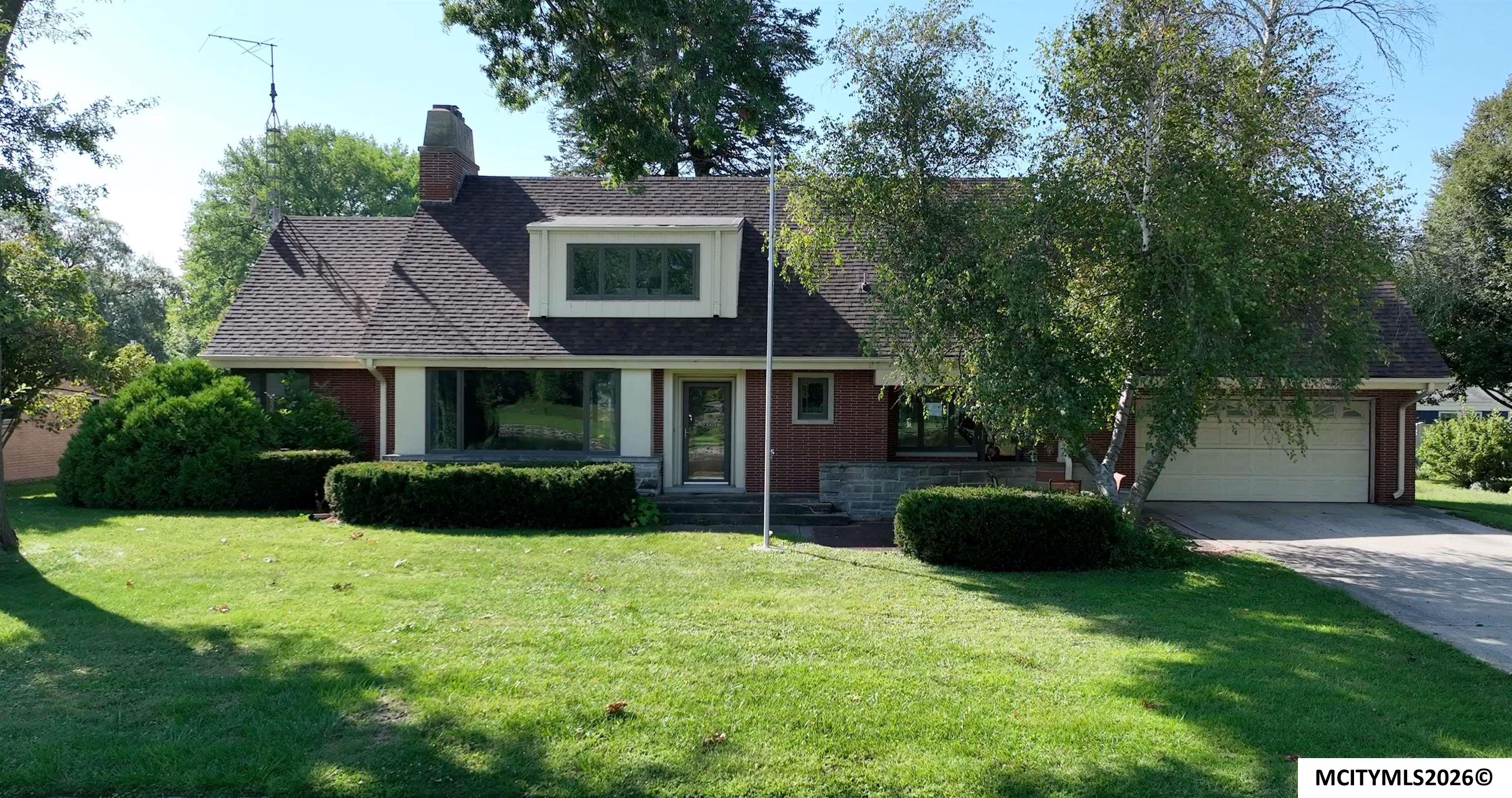 94 Brook Terrace Mason City IA 50401