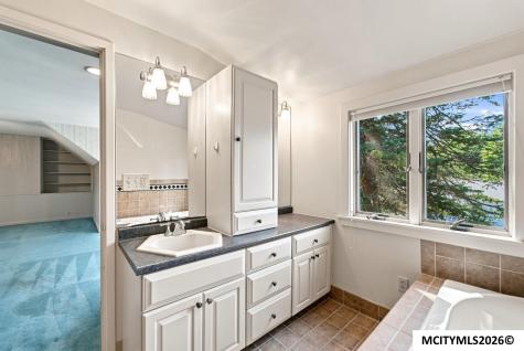 94 Brook Terrace Mason City IA 50401
