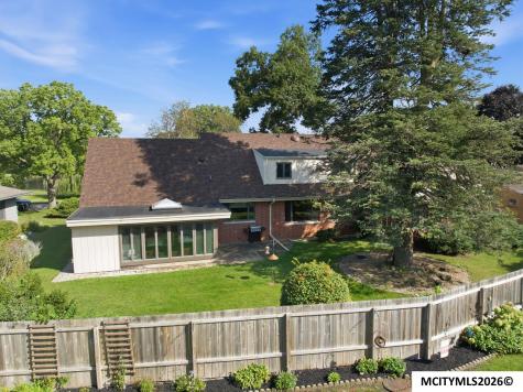 94 Brook Terrace Mason City IA 50401