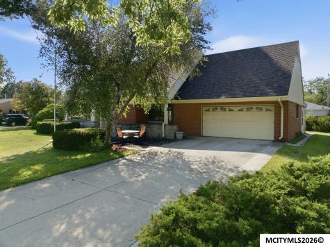 94 Brook Terrace Mason City IA 50401
