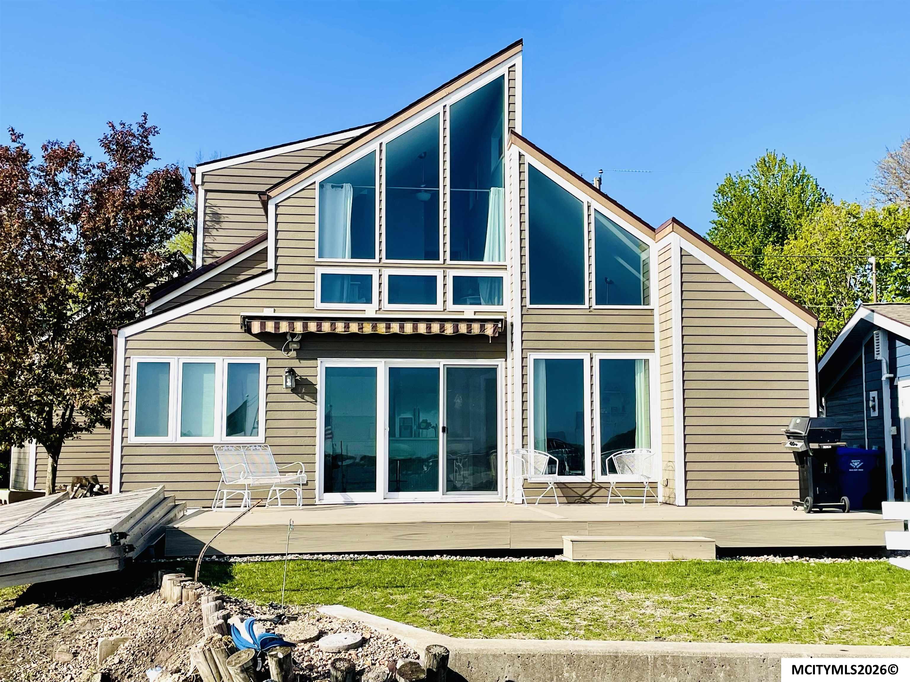 5122 Bayside Avenue Clear Lake IA 50428