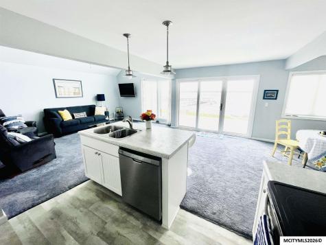 5122 Bayside Avenue Clear Lake IA 50428