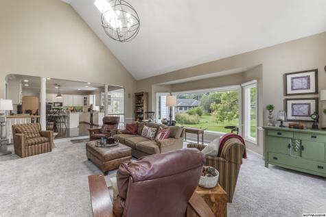 3 Deer Creek Court Mason City IA 50401