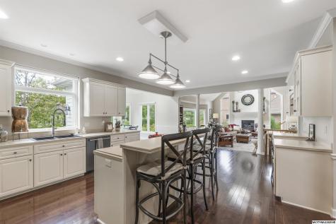 3 Deer Creek Court Mason City IA 50401