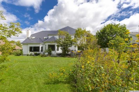 3 Deer Creek Court Mason City IA 50401