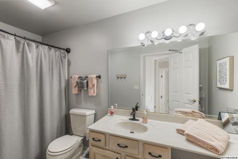 3 Deer Creek Court Mason City IA 50401