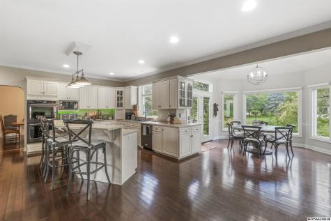 3 Deer Creek Court Mason City IA 50401