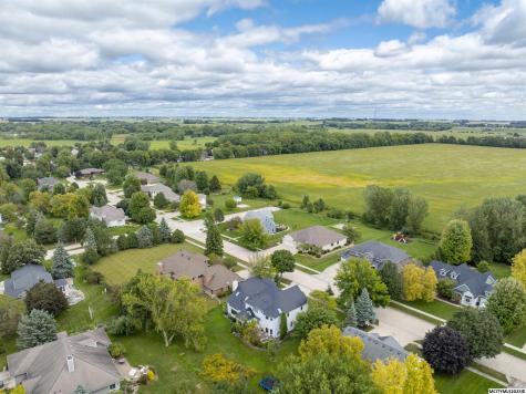 3 Deer Creek Court Mason City IA 50401