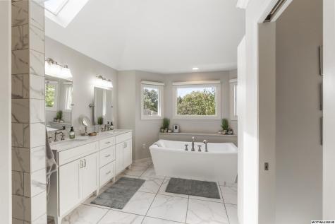 3 Deer Creek Court Mason City IA 50401