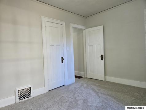 25 S Vermont Avenue Mason City IA 50401