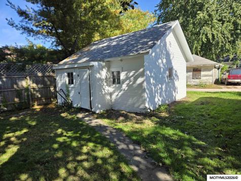 25 S Vermont Avenue Mason City IA 50401