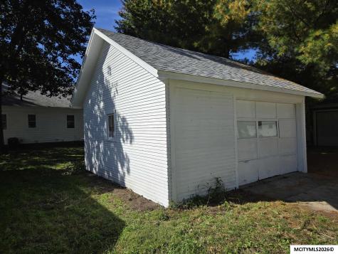 25 S Vermont Avenue Mason City IA 50401