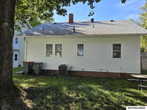 25 S Vermont Avenue Mason City IA 50401