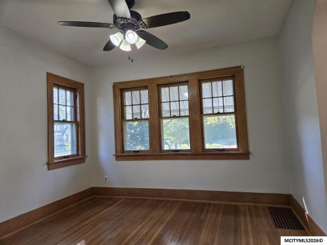 25 S Vermont Avenue Mason City IA 50401