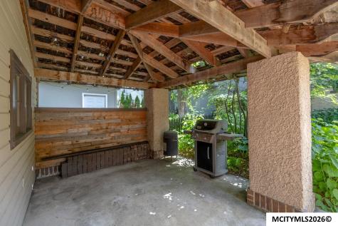 84 Linden Drive Mason City IA 50401