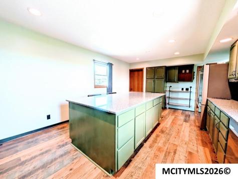 1437 270th Street Marble Rock IA 50653