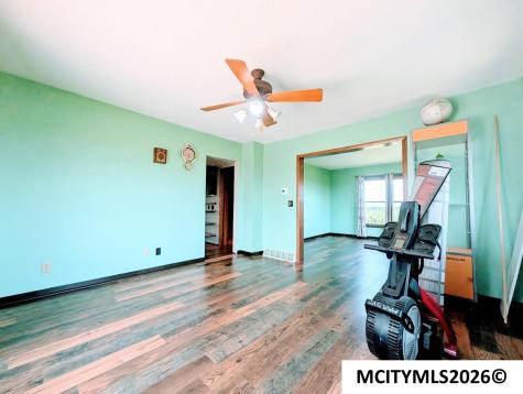 1437 270th Street Marble Rock IA 50653