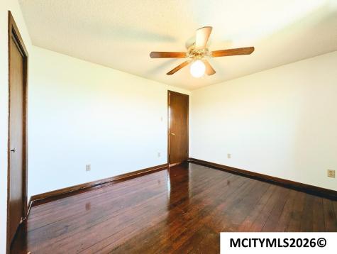 1437 270th Street Marble Rock IA 50653
