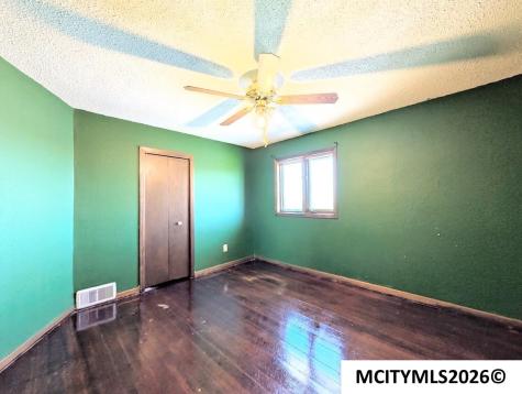 1437 270th Street Marble Rock IA 50653