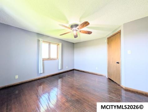 1437 270th Street Marble Rock IA 50653