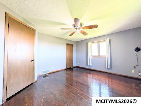 1437 270th Street Marble Rock IA 50653