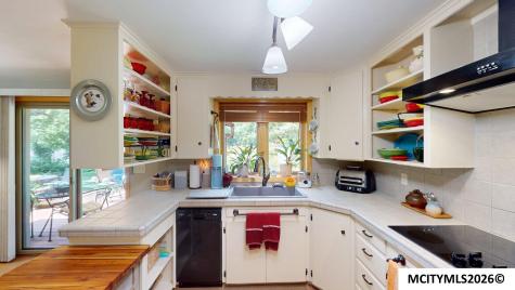 128 S Hampshire Place Mason City IA 50401