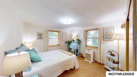 128 S Hampshire Place Mason City IA 50401
