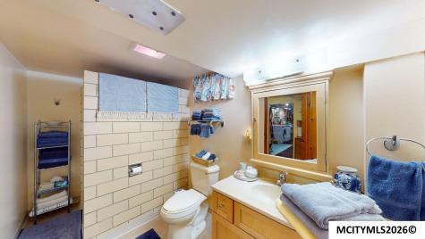 128 S Hampshire Place Mason City IA 50401