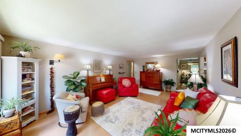 128 S Hampshire Place Mason City IA 50401