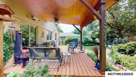 128 S Hampshire Place Mason City IA 50401