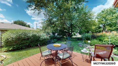 128 S Hampshire Place Mason City IA 50401