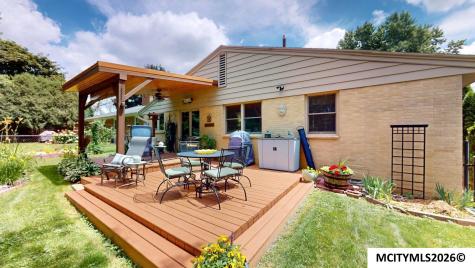 128 S Hampshire Place Mason City IA 50401