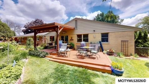 128 S Hampshire Place Mason City IA 50401
