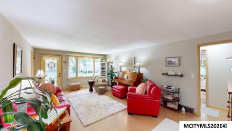128 S Hampshire Place Mason City IA 50401