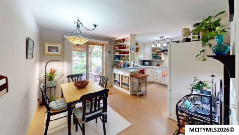 128 S Hampshire Place Mason City IA 50401