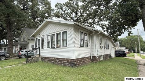 323 9th Street NE Mason City IA 50401