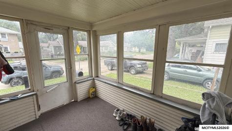 323 9th Street NE Mason City IA 50401