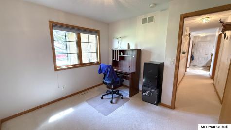 905 Briarcliff Circle Mason City IA 50401
