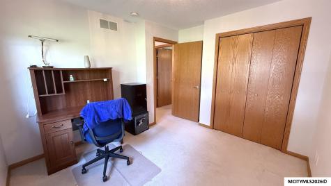 905 Briarcliff Circle Mason City IA 50401