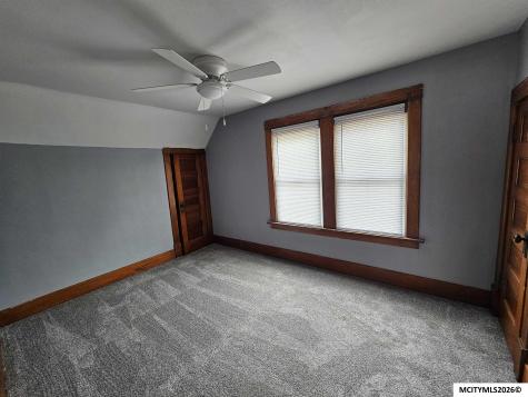 215 S Louisiana Mason City IA 50401