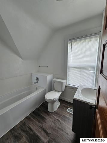 215 S Louisiana Mason City IA 50401