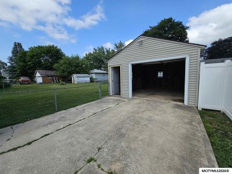 215 S Louisiana Mason City IA 50401