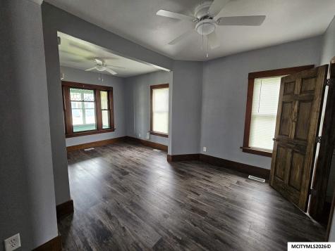 215 S Louisiana Mason City IA 50401
